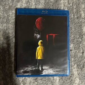 IT Blu-ray Disc - Black and Red Cover